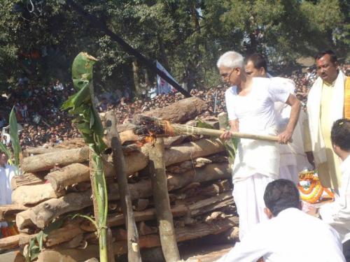 Cremation of Dr. Bhupen Hazarika by his don Tez Hazarika