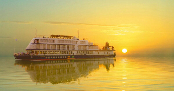 Cruise at Brahmaputra