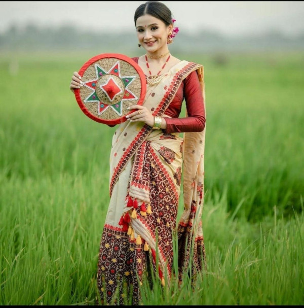 What Is The Traditional Dress Of Assamese Women And Its Cultural Significance In Assam? — Assam general knowledge article