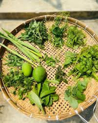 Assamese Green Leafy Vegetables (xaak) Guide: Health Benefits, Traditional Recipes & Cooking Tips