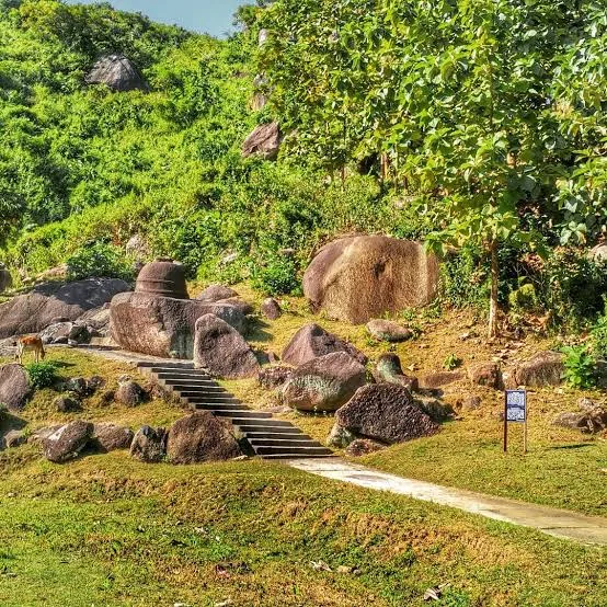 Dadan Hillock, Goalpara