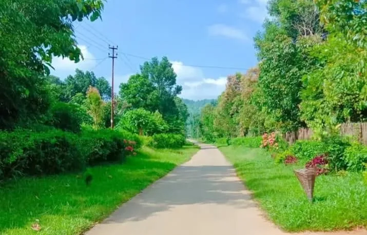 Shikdamakha Village
